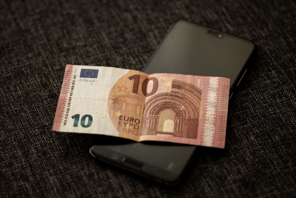 Monedero TecnoTáctil y suscripciones: Todo en USD de extremo a extremo: un solo saldo para toda la plataforma